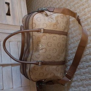 Guess weekender handle bag
